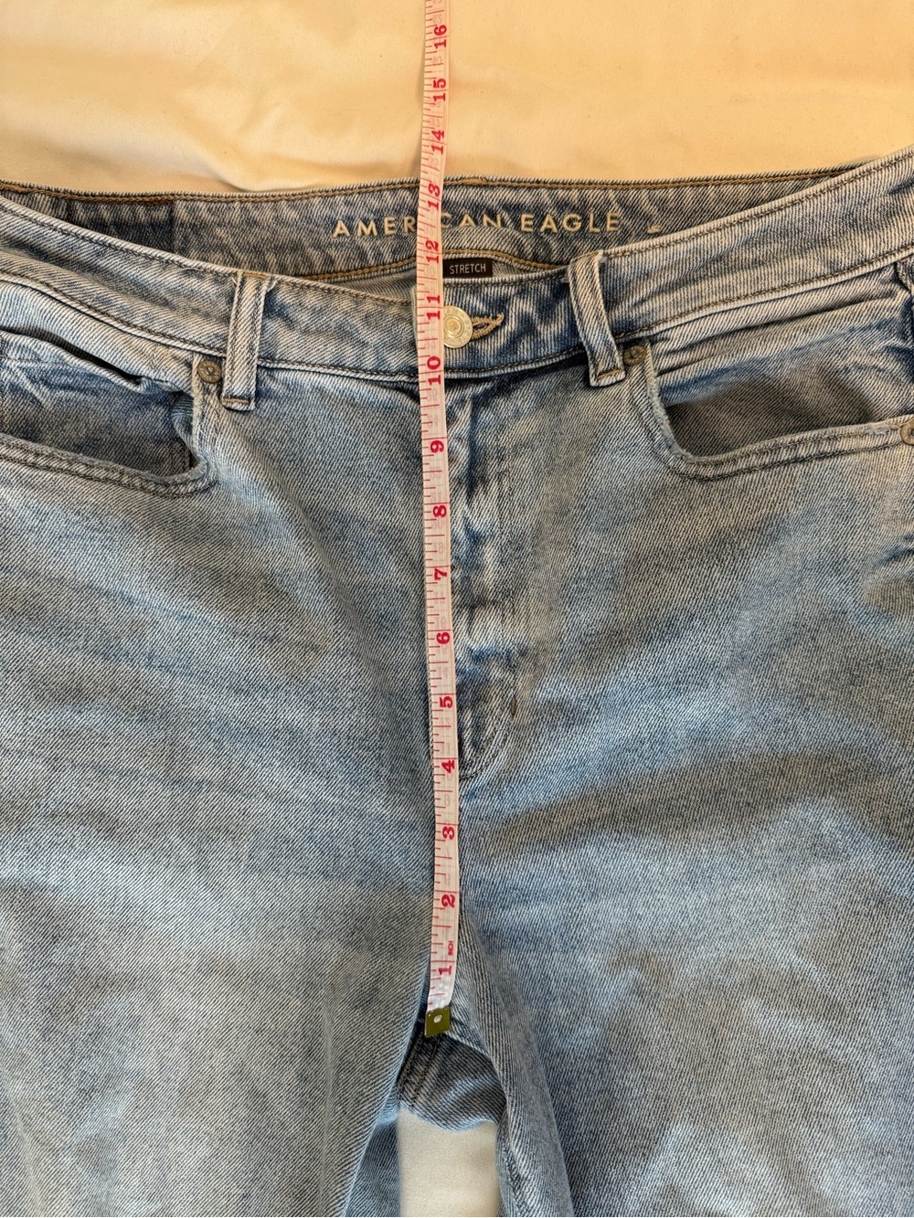 American Eagle Outfitters Light Wash Mom Straight Jeans Women’s 10 Short - Picture 8 of 11